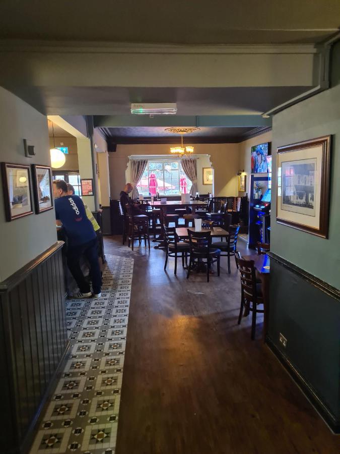 Hen House Hotel Cannock Bagian luar foto