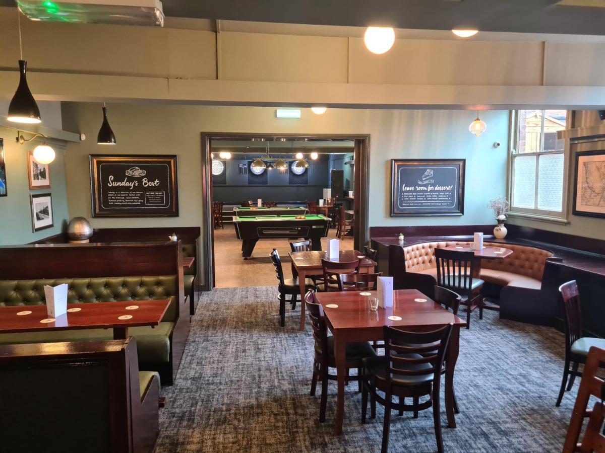 Hen House Hotel Cannock Bagian luar foto