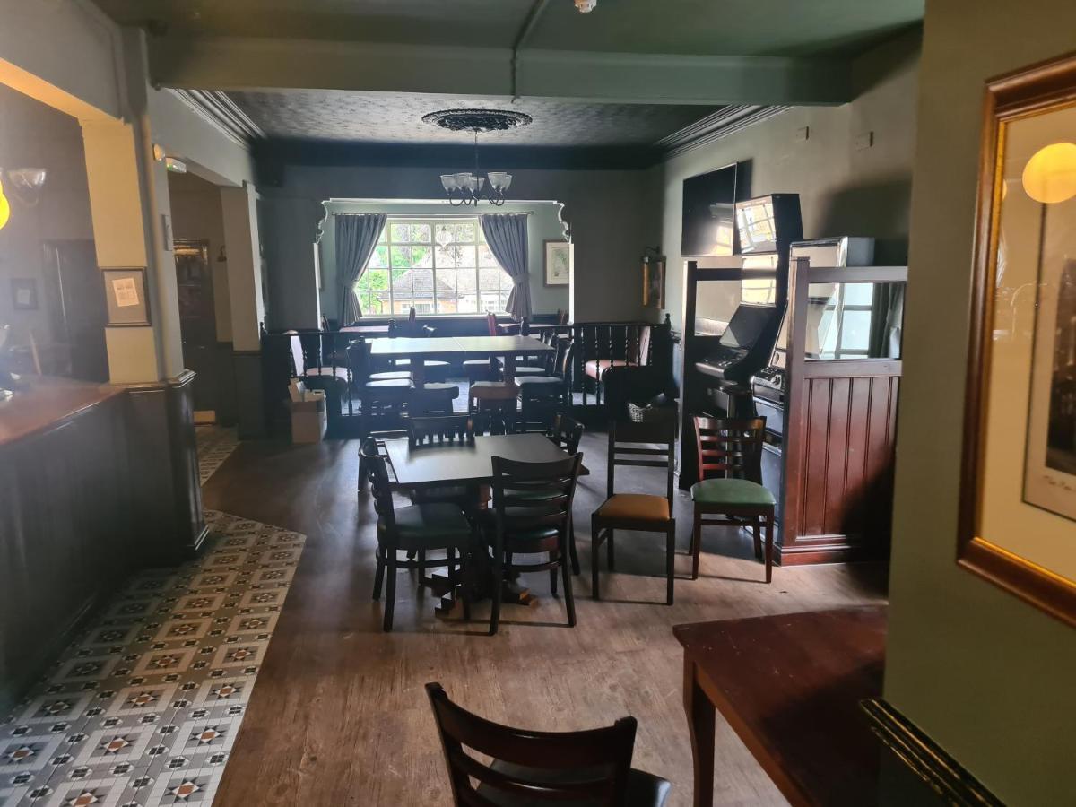 Hen House Hotel Cannock Bagian luar foto
