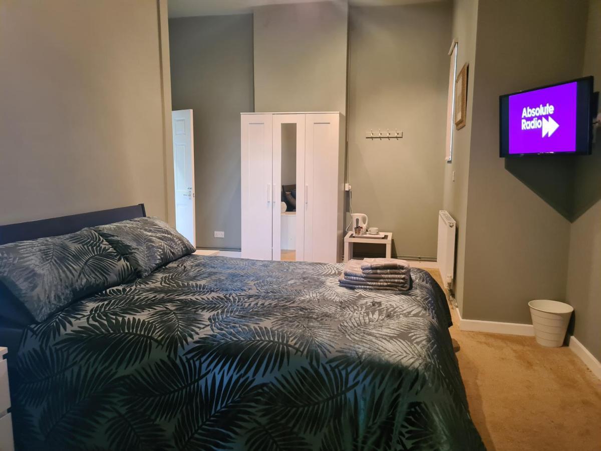 Hen House Hotel Cannock Bagian luar foto