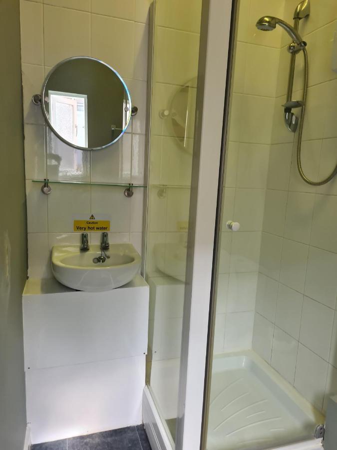 Hen House Hotel Cannock Bagian luar foto